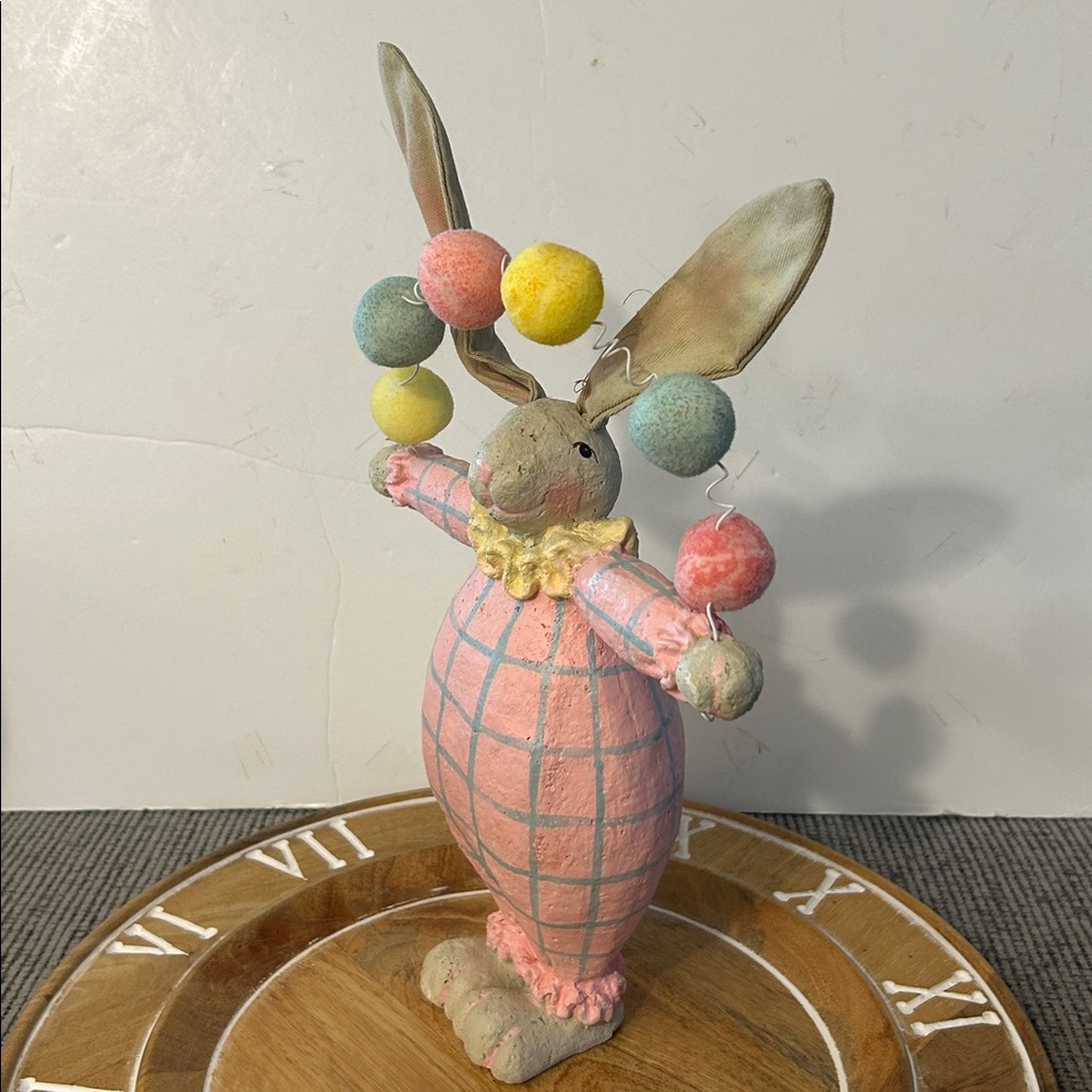 ❌LAST CALL❌ Pink Pastel Bunny clown Figurine with Pom-Pom Garland vintage vibe - Picture 6 of 10
